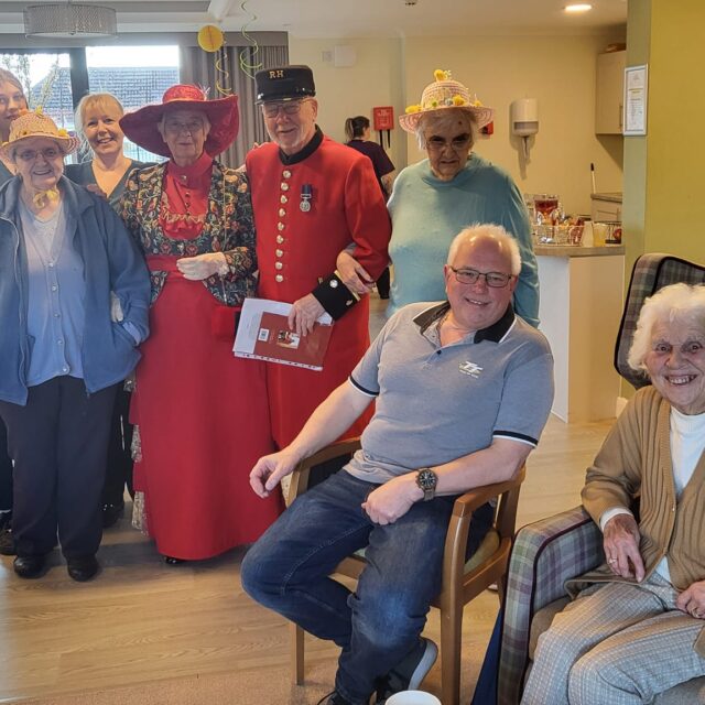 Richard House visit from royal chelsea pensioner