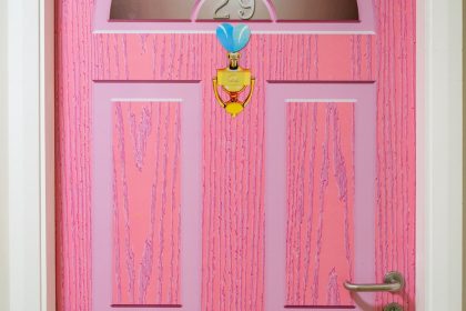 Abbey Wood Lodge interior pink door