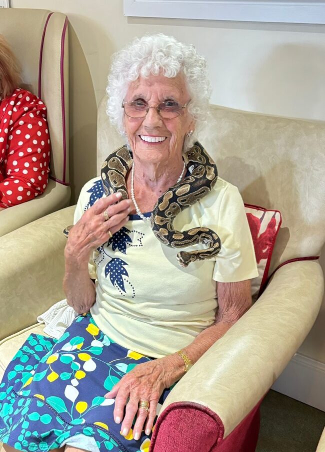 Minizoo visits Cloverleaf Care Home