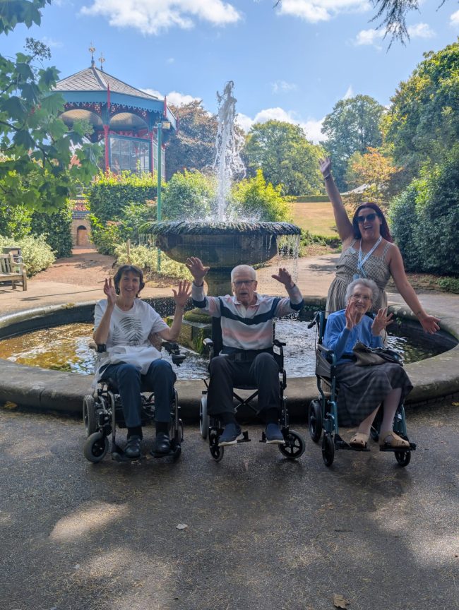 Mount Croft Residents Enjoy a Sunshine-Filled Day at the Botanical Gardens