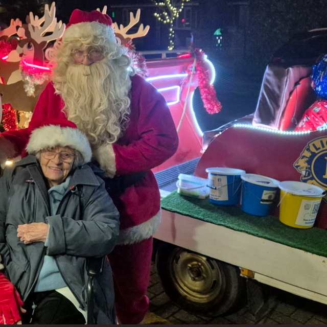 101-Year-Old Toray Pines Resident Meets Santa for the First Time