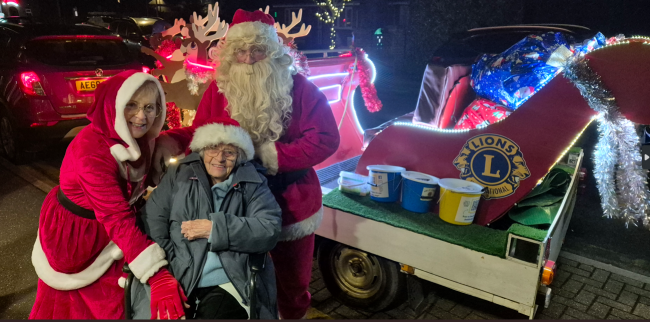 101-Year-Old Toray Pines Resident Meets Santa for the First Time