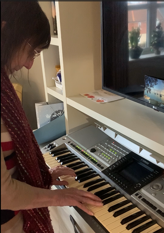 From Architect to Artist: Mary’s Musical Dream Comes True at Avocet House