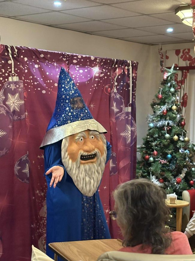 Magic, Laughter, and Festive Fun: Sandpiper Residents enjoy spectacular Aladdin pantomime