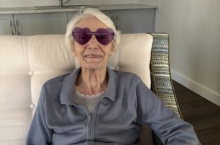York Manor Care Home Residents Enjoy a Musical Afternoon at Karaoke