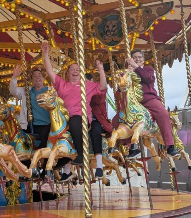 Trent Bridge Care Home Residents Enjoy a Fantastic Day Out at Goose Fair